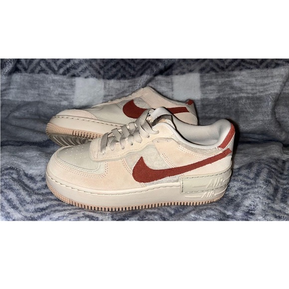 Nike Air Force 1 Shadows - Picture 2 of 5